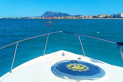 Two young boys were rescued by police after drifting nearly a kilometre out to sea on an inflatable in Dénia, Spain. Neither wore life jackets, prompting safety warnings.