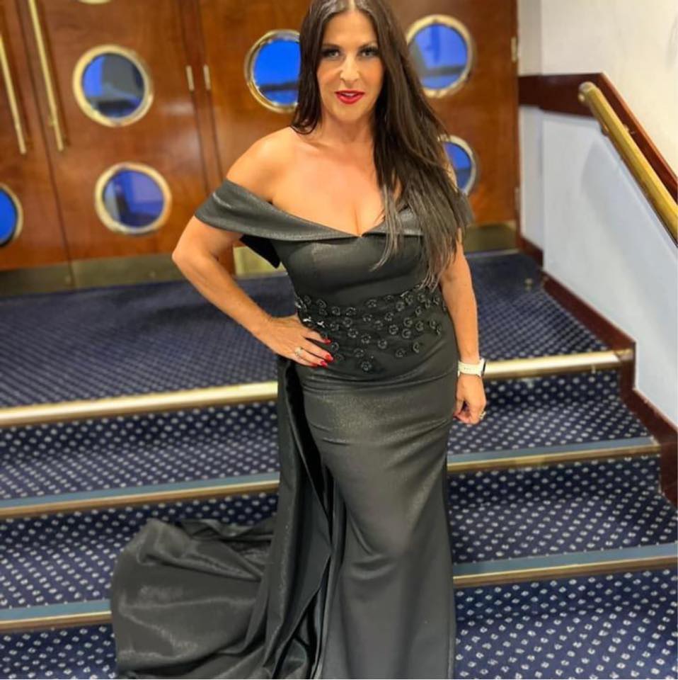 Amanda Moss left her six kids and old life in the UK to start fresh in Cyprus. She urges mums to stop feeling guilty, reclaim their identity, and live without regret.