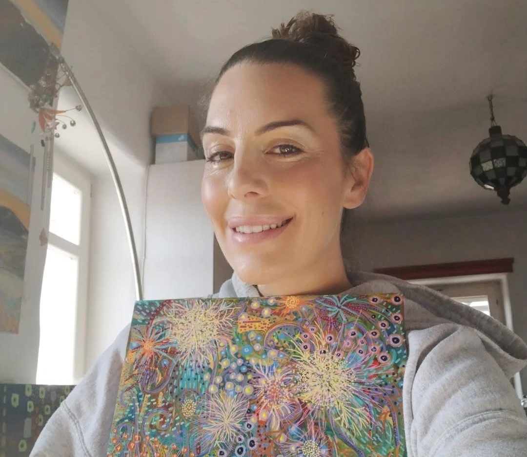 Nicole Meeuws claims she met blue-skinned beings like Avatar characters during a near-death experience and says life is an illusion and real living begins after death.