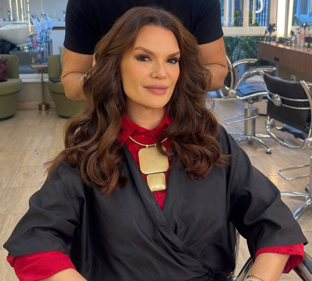 Mum and businesswoman Natália Thomazella, 40, died of cardiac arrest during a bum lift in a three-in-one surgery in Brazil - police are treating her tragic death as suspicious.