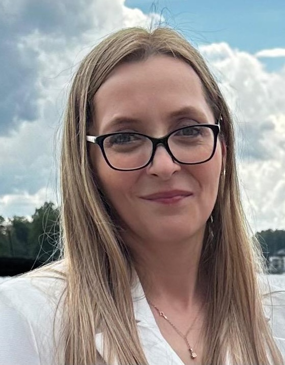 Dr. Anita Samek-Krymkowska, a respected Polish gynaecologist, and her seven-year-old son tragically died in a bus crash in Egypt while on holiday. The crash killed three passengers, and seven others were injured.
