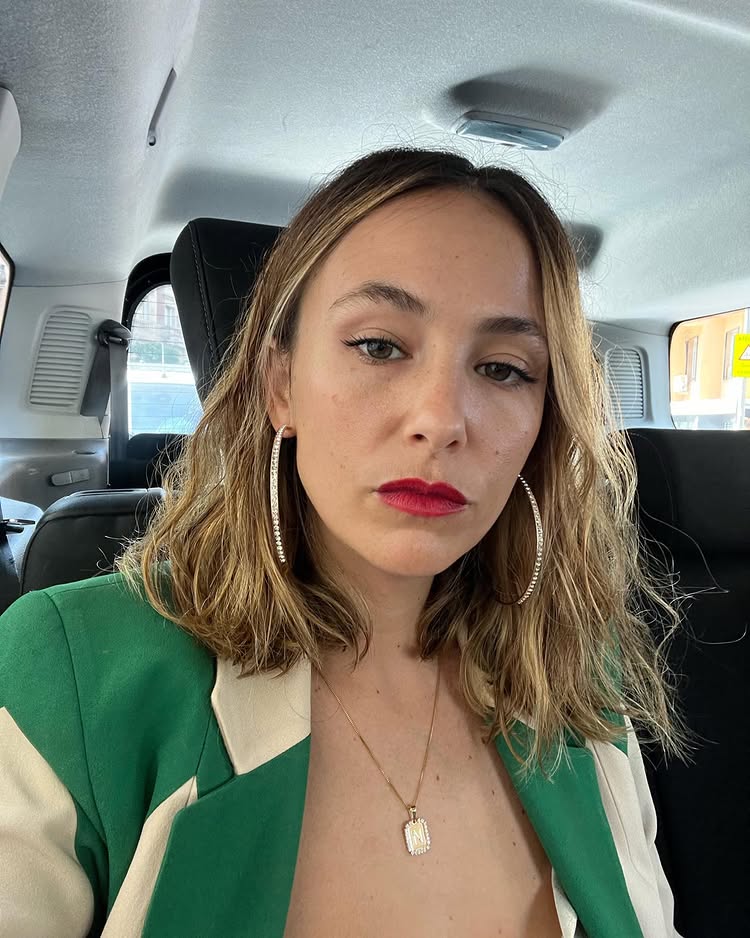 Rigoberta Bandini shocked fans at the Canarias People Festival by removing her bra and flashing the crowd during her feminist hit ‘Ay Mamá’, a tribute to women and mothers.