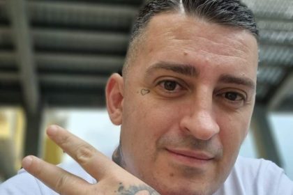 Fugitive drug suspect Massimiliano Del Vecchio was caught at a Barcelona dental clinic after 21 months on the run. He was wanted for trafficking and arson links.