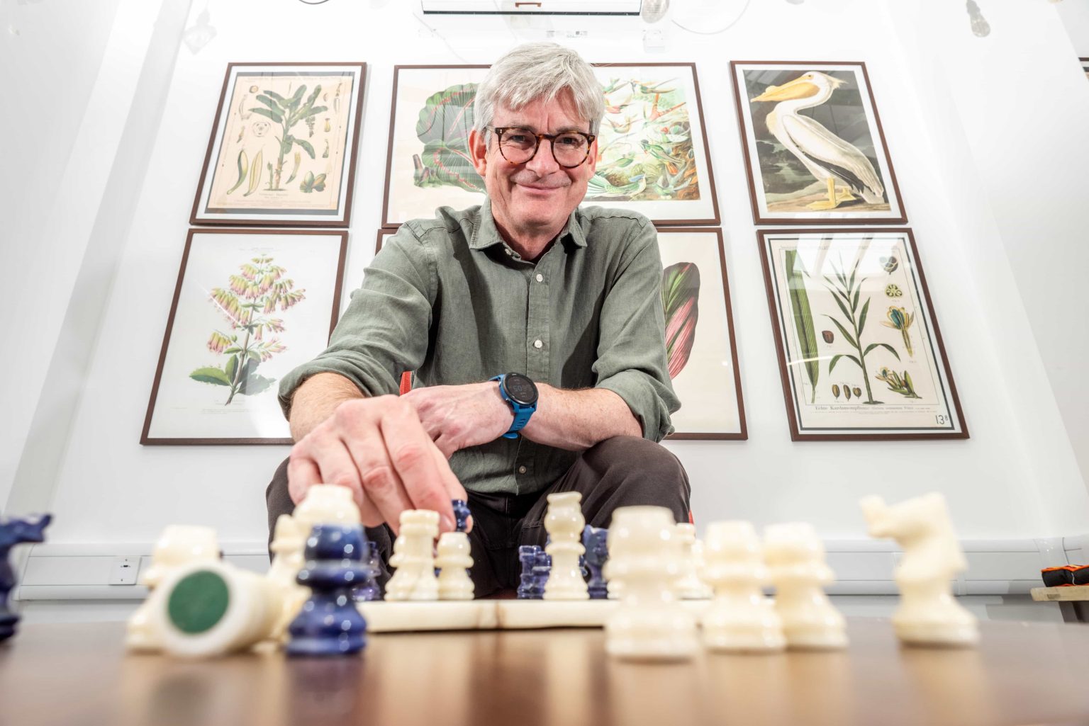 Inmates learning chess in UK prisons are seeing violence drop by 2,000 assaults a year - with 1,200 ex-prisoners finding work thanks to Coracle’s educational program.