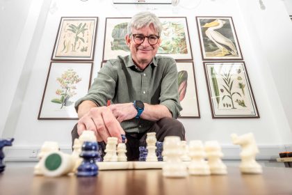 Inmates learning chess in UK prisons are seeing violence drop by 2,000 assaults a year - with 1,200 ex-prisoners finding work thanks to Coracle’s educational program.