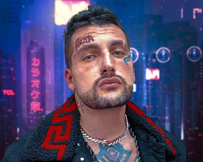 LX Xander, once branded a school “loser,” now lives in LA with seven girlfriends and seeks an eighth, crediting confidence and self-belief for his irresistible persona.