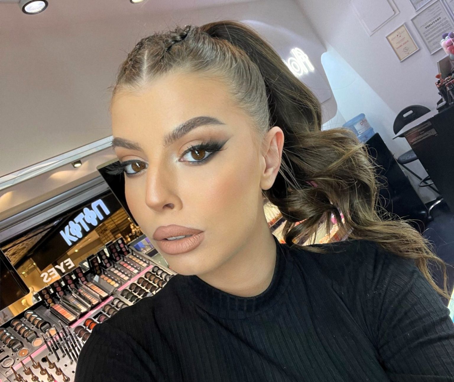 Heartbreak in Sarajevo as newlywed influencer Adna Rovčanin-Omerbegović dies two days after wedding - 26-year-old bride fell into coma on wedding night, cause unknown.