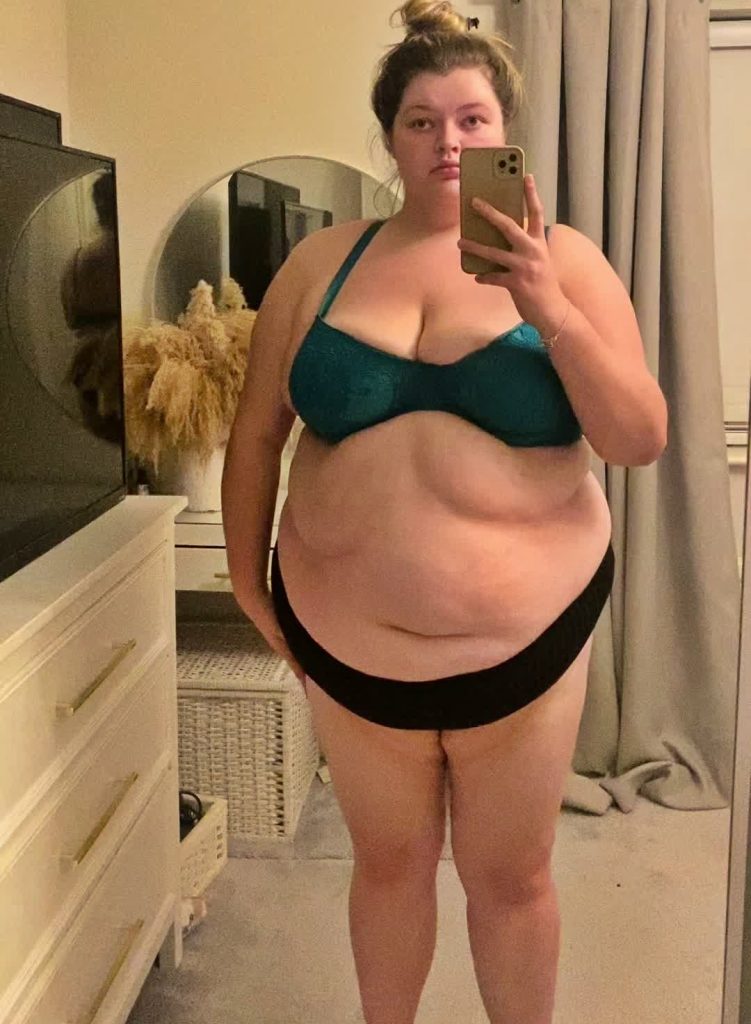 Ellie Jefferies stuns TikTok with 12st weight loss glow up, leaving fans comparing her to Margot Robbie. The 26-year-old transformed after gastric sleeve surgery in Turkey.