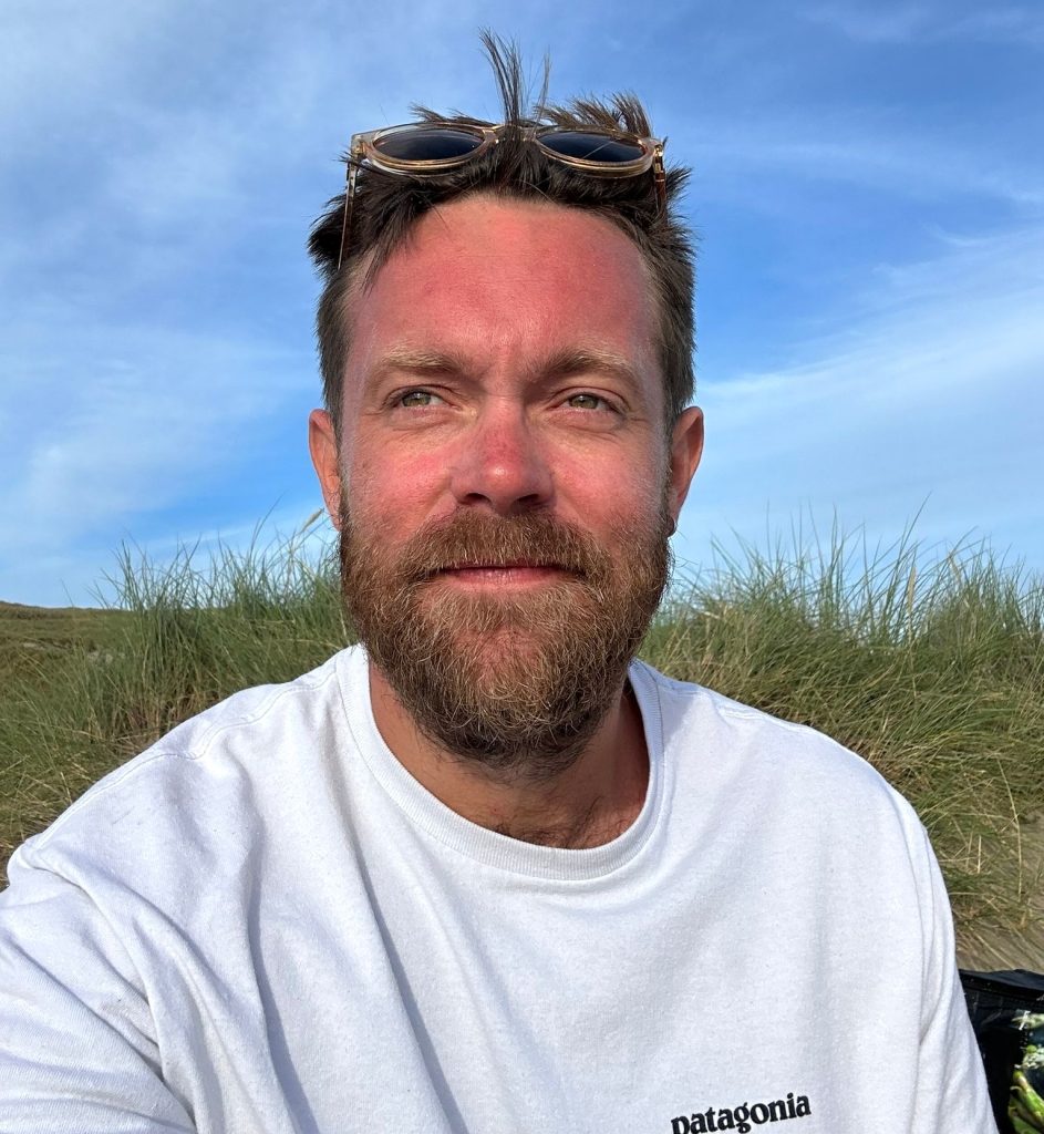 Ex-stockbroker blew £280,000 on cocaine addiction - binges of up to seven grams a day left him paranoid and near collapse before rehab and recovery led him to found support group The Deep End.