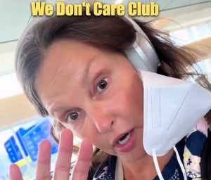 Ashley Judd embraces carefree living after leaving her suitcase on a flight and eating a vending machine salad with her hands, inspiring fans with her postmenopausal confidence.