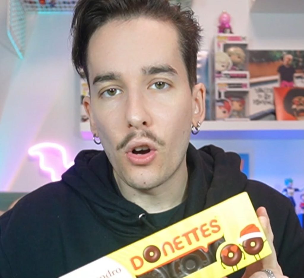 Beloved Spanish food vlogger Juan José “Juanjo” Menéndez Recio has died aged 28 after battling colon cancer, just a week after marrying his partner in an emotional hospital ceremony.