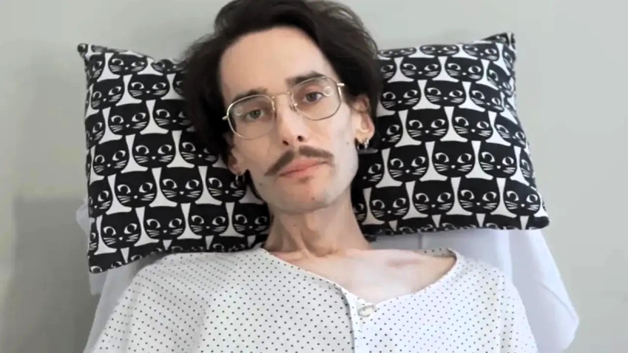 Beloved Spanish food vlogger Juan José “Juanjo” Menéndez Recio has died aged 28 after battling colon cancer, just a week after marrying his partner in an emotional hospital ceremony.