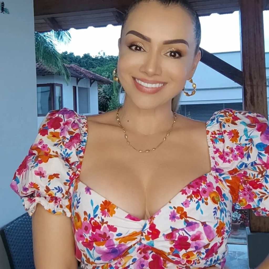 A Colombian judge with 530k TikTok followers is under investigation over allegedly suggestive dance videos but she vows to fight back saying it violates her freedom of expression.