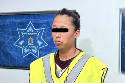 Mexican woman Johana Jaqueline L.A arrested after cops found her wheeling a corpse in a barrow through Ciudad Juárez streets with blood trail leading back to a house.