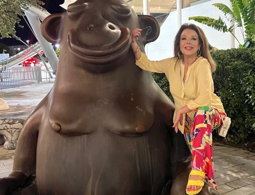 Pablo Escobar’s former lover Virginia Vallejo has revealed new secrets of their five-year affair, saying the drug lord wooed her with “sweet and cheesy words” and grand gestures.