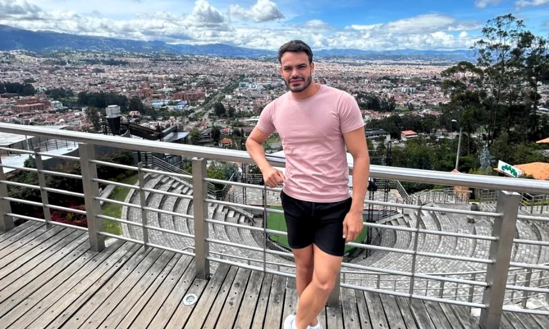 Ecuadorian TV presenter and model Emilio Sueños, 33, has died after mistaking heart attack symptoms for a cold. Doctors linked his heart failure to excessive testosterone use.