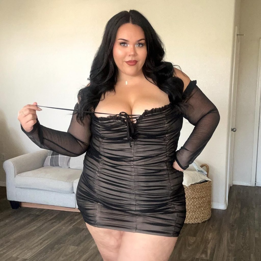 Plus-size influencer Julia Sena proudly embraces her 320lb body, defying trolls and inspiring others to love themselves through confidence, fashion, and self-acceptance.