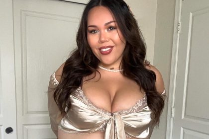 Plus-size influencer Julia Sena proudly embraces her 320lb body, defying trolls and inspiring others to love themselves through confidence, fashion, and self-acceptance.