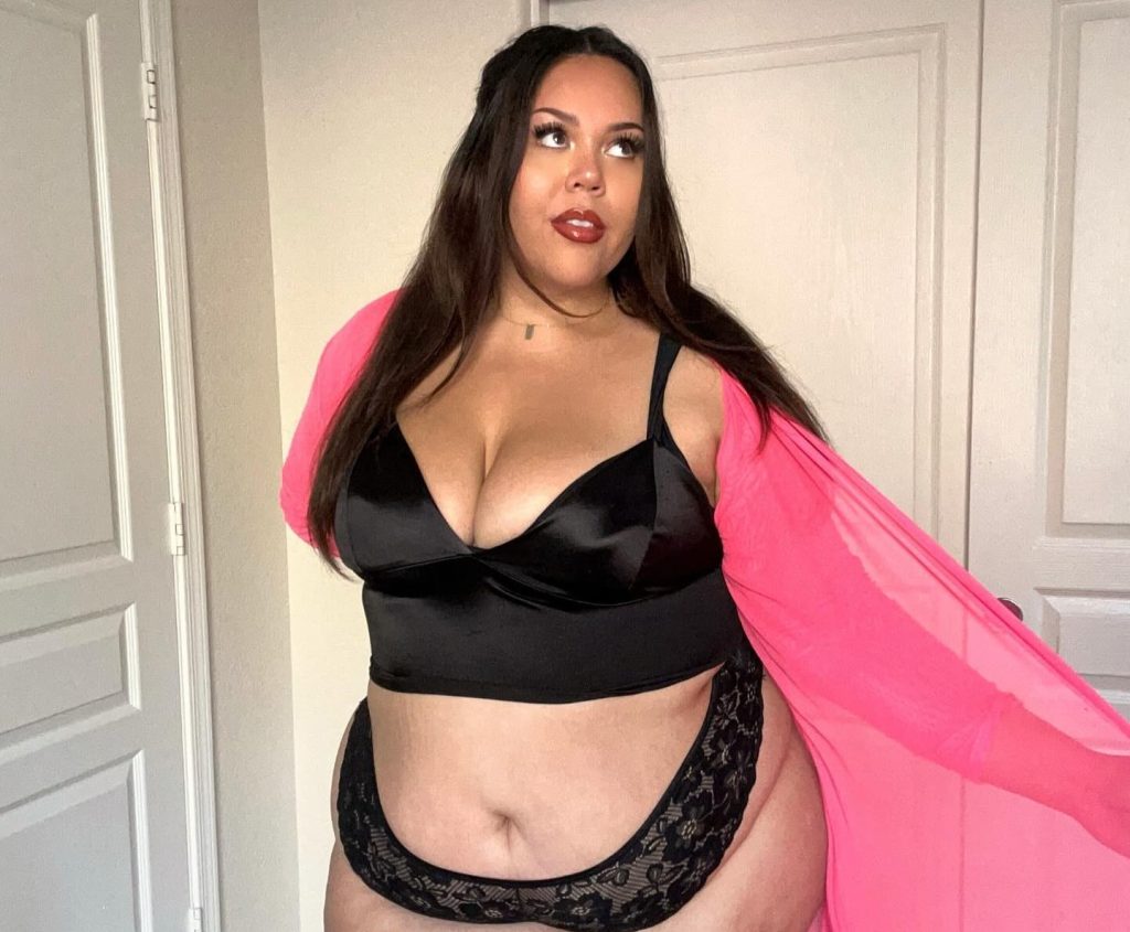 Plus-size influencer Julia Sena proudly embraces her 320lb body, defying trolls and inspiring others to love themselves through confidence, fashion, and self-acceptance.