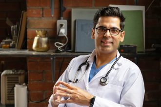 Boost your morning brew with doctor approved tips - cinnamon for antioxidants, MCT oil for energy and dark chocolate for gut health in every sip.