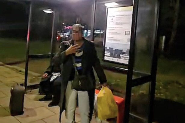 Woman mugged for 2000 pounds of gold jewellery at a London bus stop sparking fear as three attackers flee into a park leaving locals warning others to stay alert and stay safe.