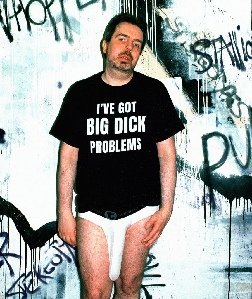 Man with world’s biggest penis opens up about dating struggles and misconceptions. Matt Barr reveals why he avoids certain dates and how fame impacts his love life.