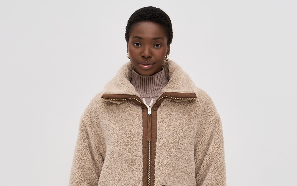 A reversible Varley coat Oprah Winfrey named her favorite 2025 fashion pick has nearly sold out within days as fans rush to buy the chic faux sherpa design from her holiday list.