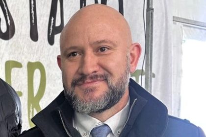 A Vox mayor sparks outrage after distributing a 2026 calendar featuring dictator Francisco Franco prompting an official investigation and national backlash over glorifying fascist imagery.