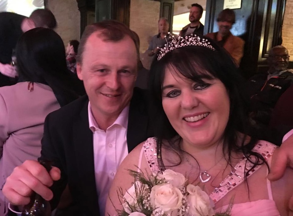 Lisa Walker warns of rising online gambling addiction as she shares her journey from losing everything to rebuilding her life while urging others to seek help this Christmas season.