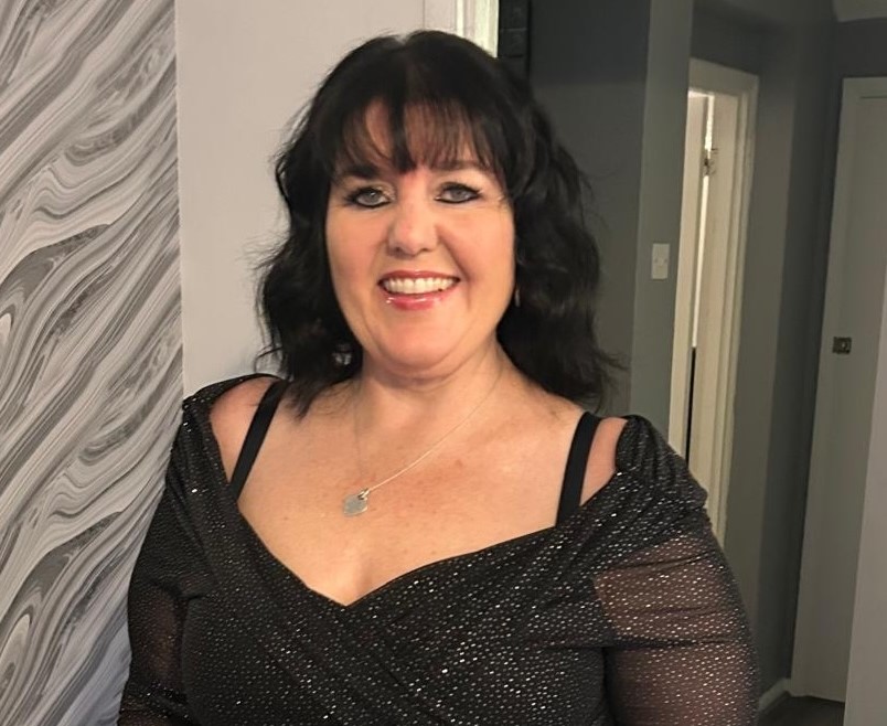 Lisa Walker warns of rising online gambling addiction as she shares her journey from losing everything to rebuilding her life while urging others to seek help this Christmas season.