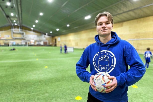 the Healthy footballer who survives over 15 minutes without a heartbeat