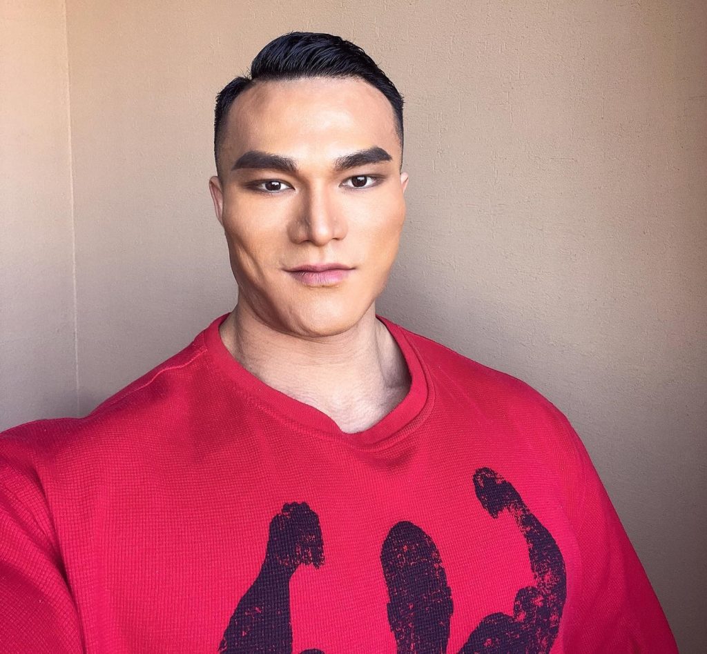 Champion bodybuilder Wang Kun dies aged 30 after suspected heart problem just days before opening new gym leaving fans shocked after eight straight national titles.