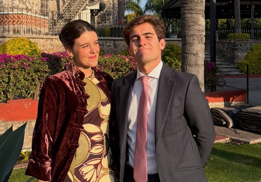 Influencer announces sudden death of her fiancé just days after engagement sharing heartbreaking tribute as followers mourn shock loss after joyful proposal.