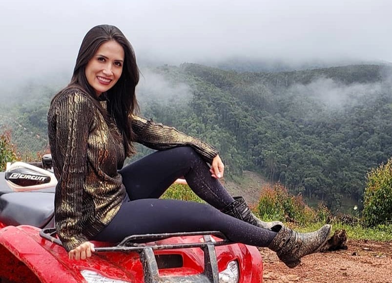 Popular nutritionist Mayara Dias dies aged 33 after being run over in a motorbike taxi crash as driver flees scene sparking grief and calls for justice in Brazil.