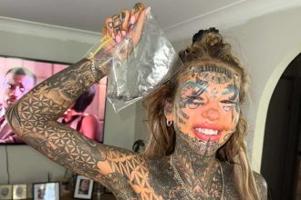 Australia's most tattooed woman cracks mystery illness—urgently removes infected ear implant that caused lethargy, weight loss, and severe infection. Full recovery.