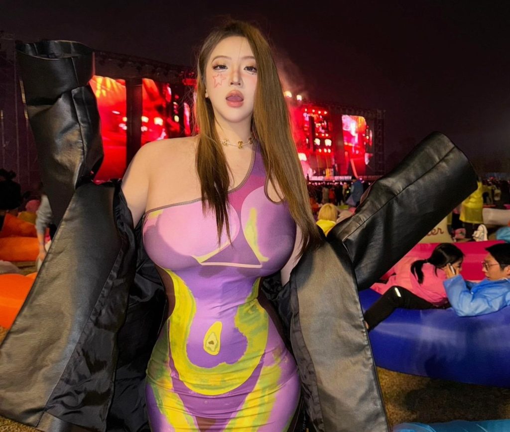 Influencer Zhang Chun dies suddenly aged 29 after heart problems, with her mother revealing late nights and health struggles as fans mourn the tragic loss online.
