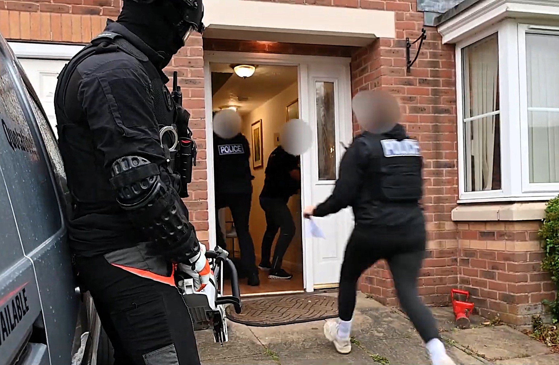 Moment organised Albanian crime gang arrested in their beds | Need To Know