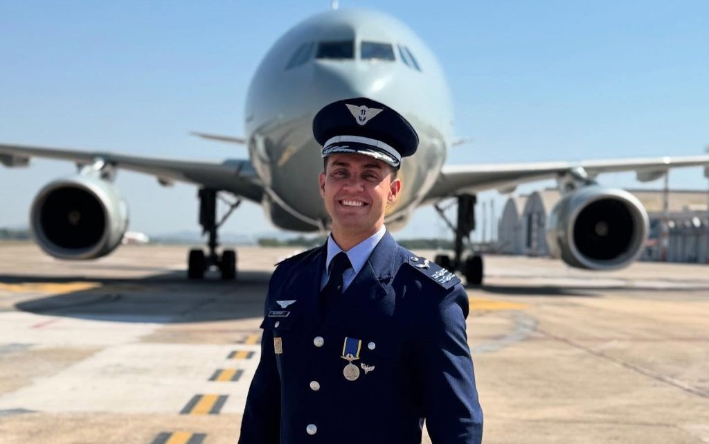 Flight instructor who appeared in soap opera dies with two others in helicopter crash in Rio de Janeiro. All three licensed pilots killed in Robinson R44 crash.