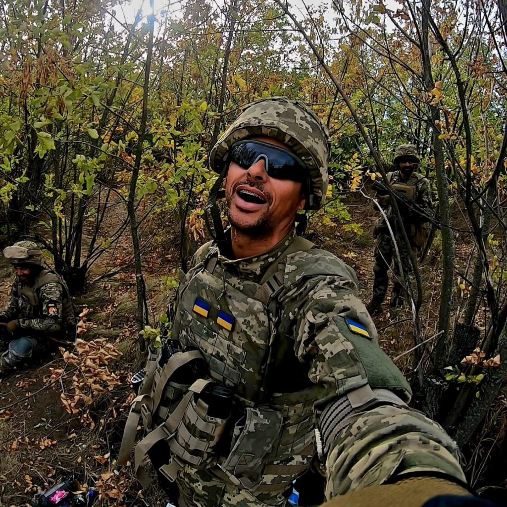 Ukraine war volunteer Thiago Ohlson dies in paragliding accident shortly after returning from front line. The experienced pilot collided with tree in Penha, Brazil.