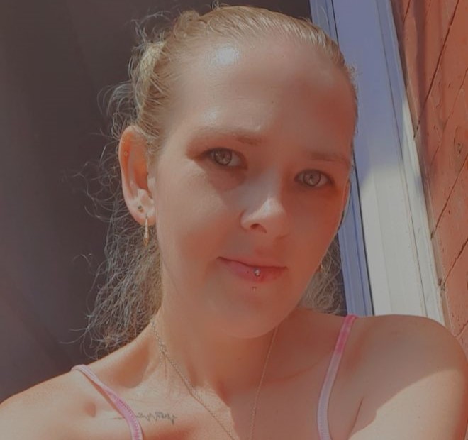 Mum repeatedly misdiagnosed with IBS and UTI before discovering she actually had stage four bowel cancer. Andrea Morton lost six stone in three months before diagnosis.