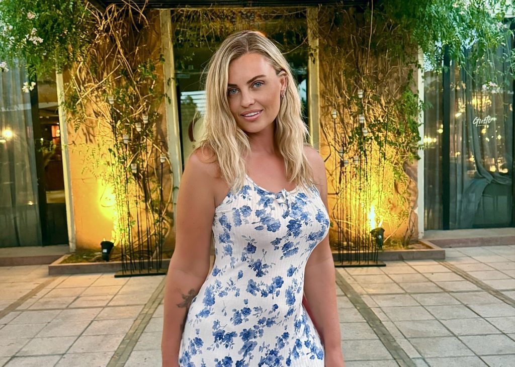 Mum who wanted daughter to be social media star now backs ban on under-16s after vicious trolling. Carla Bellucci changed her mind after seeing hateful comments about her family.