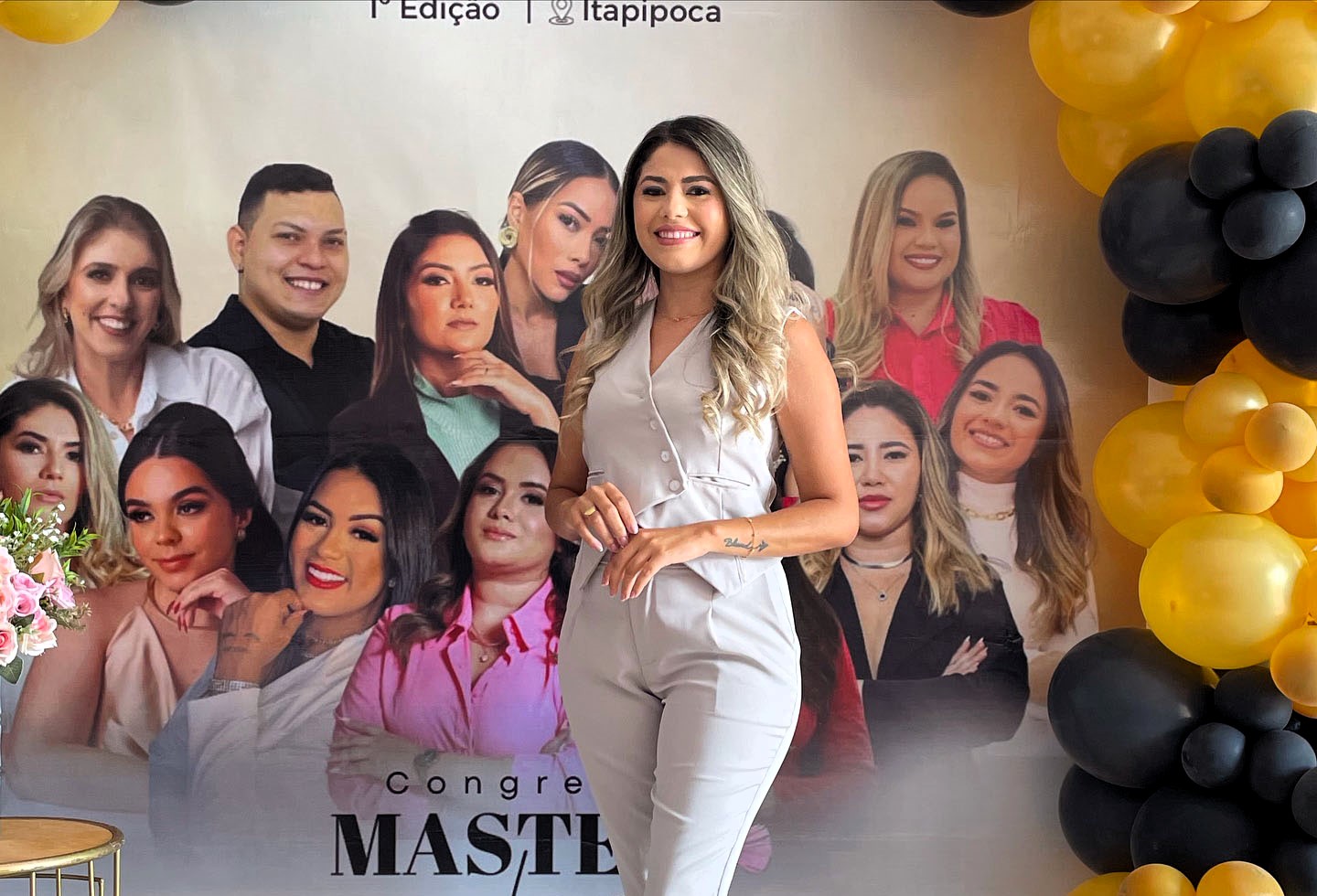 Beauty influencer Karolina Sousa, 31, found stabbed to death in her Brazilian home. Her estranged husband Anderson fled with his belongings and remains on the run.