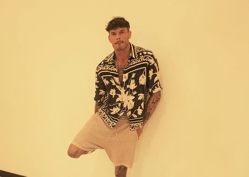 Sales director, 44, quits corporate job after hitting rock bottom with addiction and burnout. He moves to Thailand to pursue Muay Thai dreams and runs wellness retreats.