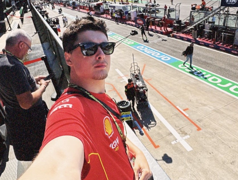 Cancer influencer Damiano Alberti, 23, dies after brave battle with malignant leg tumor. Italian shared his treatment journey with thousands after 2023 diagnosis.