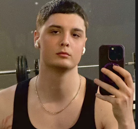 Cancer influencer Damiano Alberti, 23, dies after brave battle with malignant leg tumor. Italian shared his treatment journey with thousands after 2023 diagnosis.