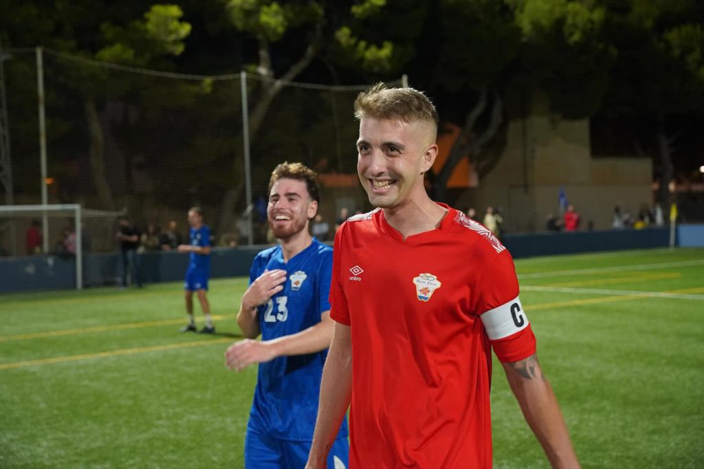 Footballer Xisco Quesada dies aged 28 from pancreatic cancer after sharing his battle online. Father-of-two proposed hours after diagnosis and documented his journey.