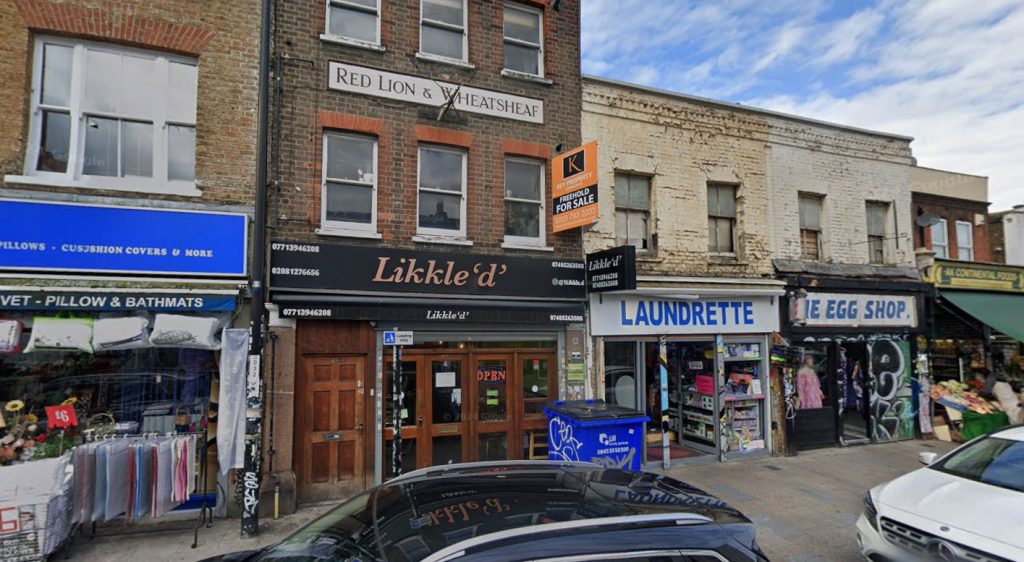 Two men caught on camera brutally beating a diner before a one-on-one chair duel breaks out at a restaurant on Deptford High Street in south east London - shocking footage.