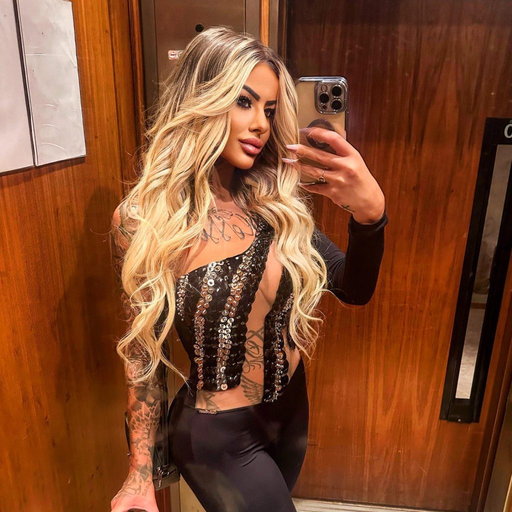Brazilian influencer Bianca Dias, 27, died just 18 days after undergoing plastic surgery after suffering a pulmonary embolism - leaving behind two young daughters.