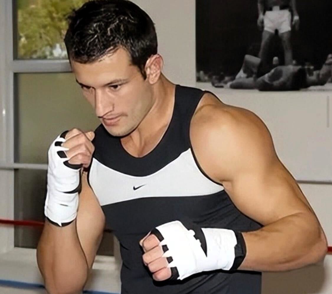 Cage-fighter Lee Murray has spent 19 years rotting in a Moroccan jail for the £53m Tonbridge heist - now his family are begging the UK government to bring him home before it's too late.