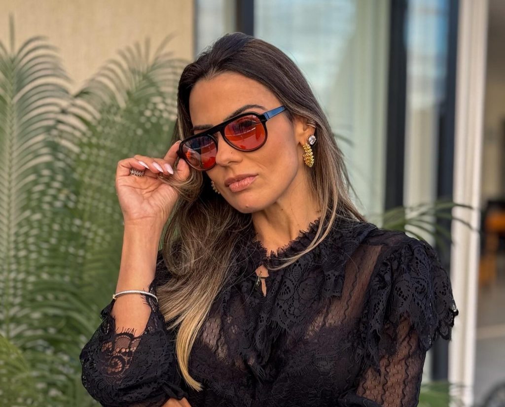 Cancer influencer Marcela França Brito dies aged 43 from cervical cancer. Brazilian mum had 56,600 Instagram followers and fulfilled Disney dream before passing.
